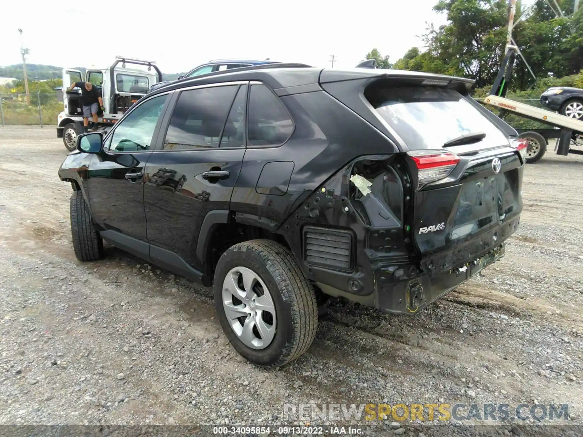 3 Фотография поврежденного автомобиля 2T3H1RFV6LW068438 TOYOTA RAV4 2020