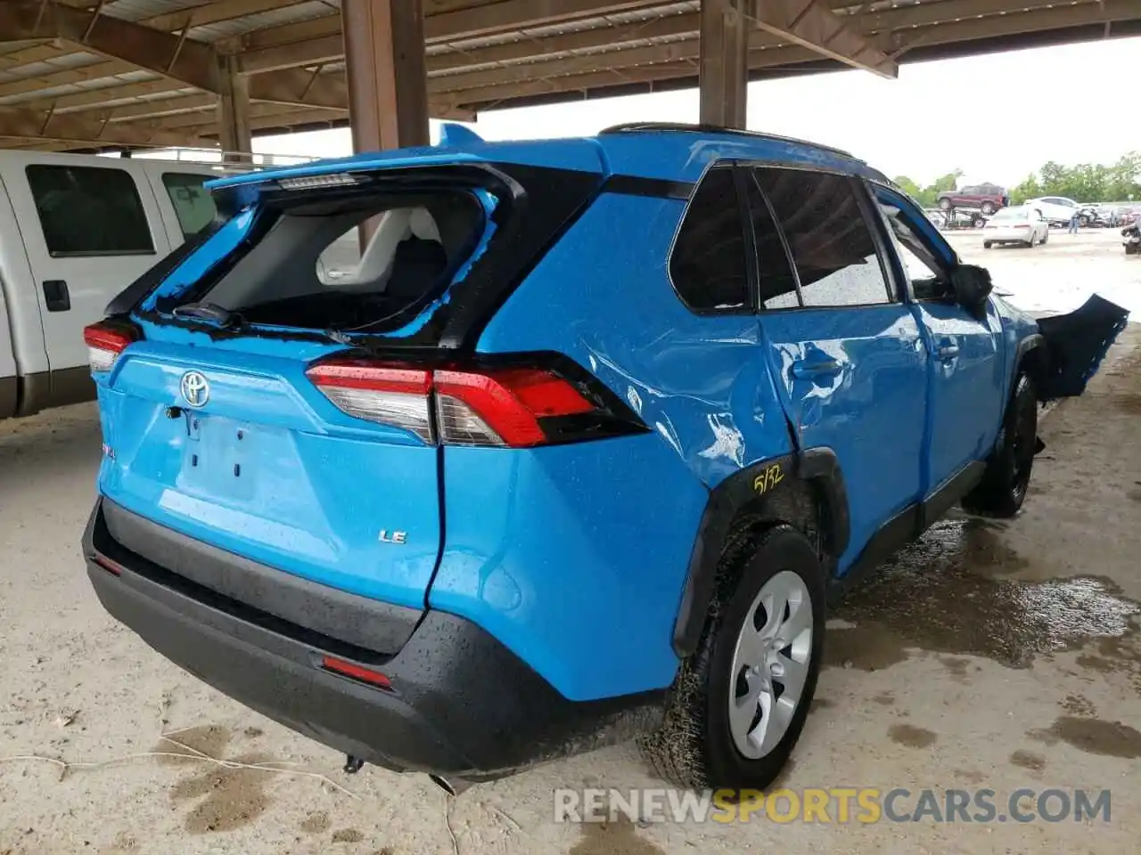 4 Photograph of a damaged car 2T3H1RFV6LW072067 TOYOTA RAV4 2020