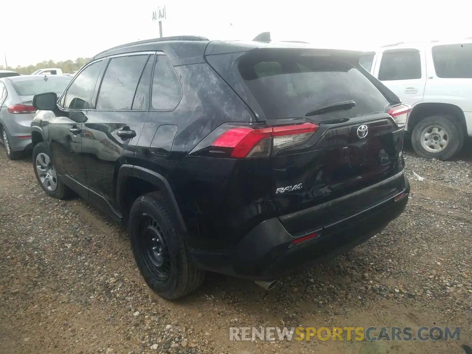 3 Photograph of a damaged car 2T3H1RFV6LW075292 TOYOTA RAV4 2020