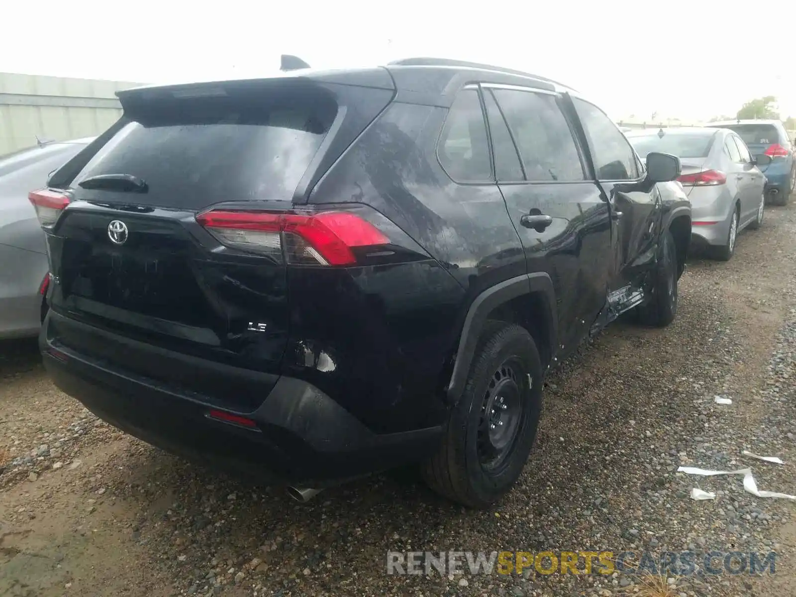 4 Photograph of a damaged car 2T3H1RFV6LW075292 TOYOTA RAV4 2020