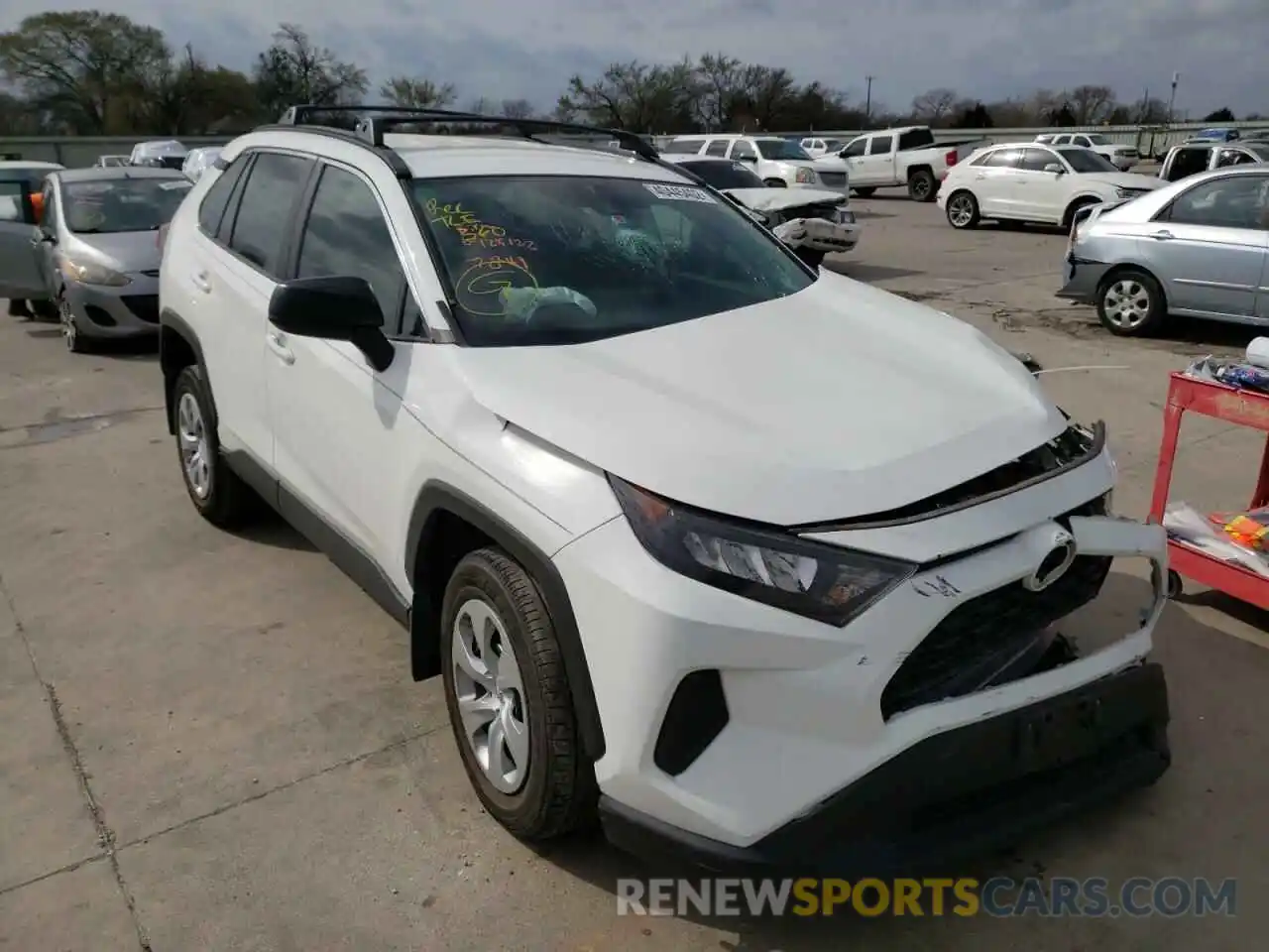 1 Photograph of a damaged car 2T3H1RFV6LW077849 TOYOTA RAV4 2020