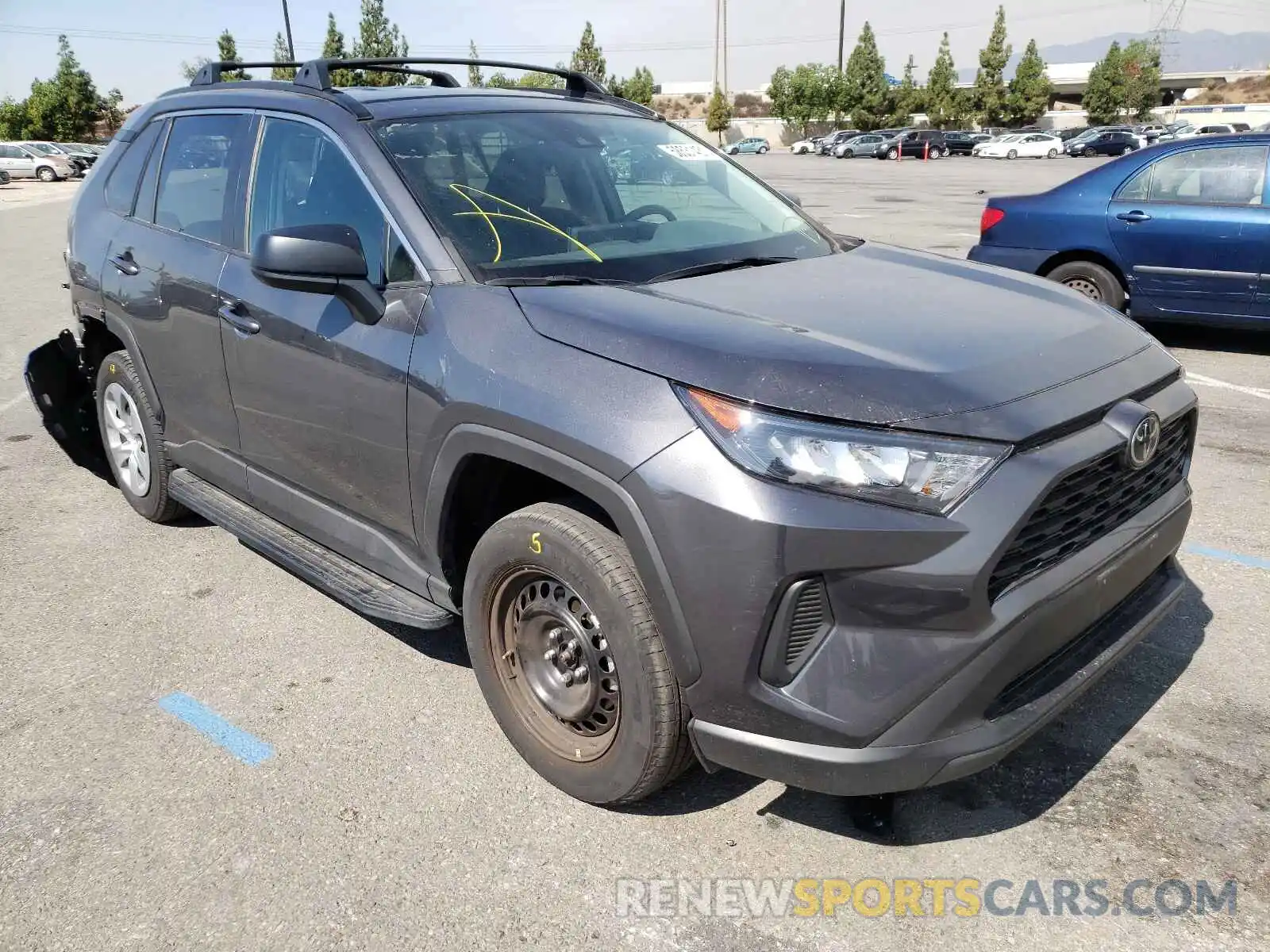 1 Photograph of a damaged car 2T3H1RFV6LW083862 TOYOTA RAV4 2020