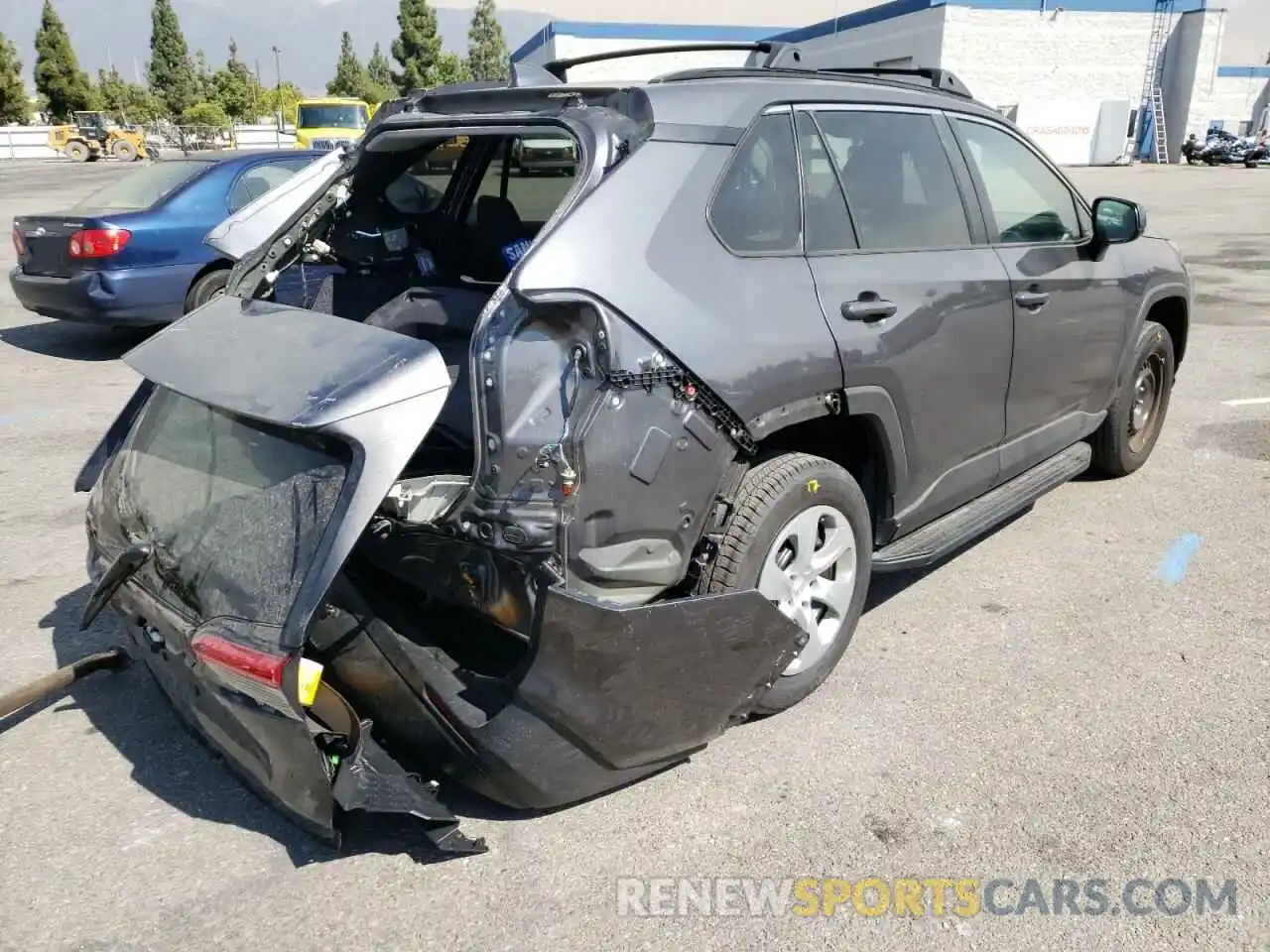 4 Photograph of a damaged car 2T3H1RFV6LW083862 TOYOTA RAV4 2020