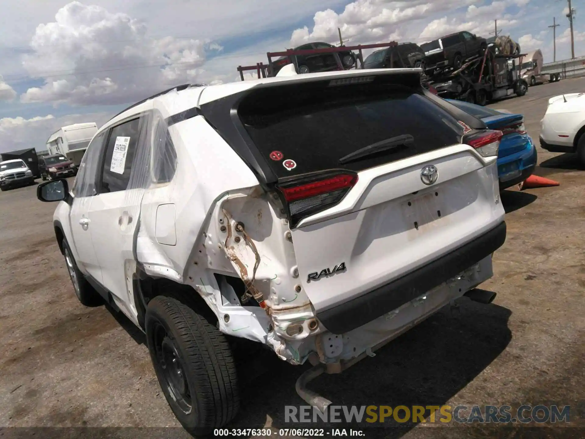 3 Photograph of a damaged car 2T3H1RFV6LW085241 TOYOTA RAV4 2020