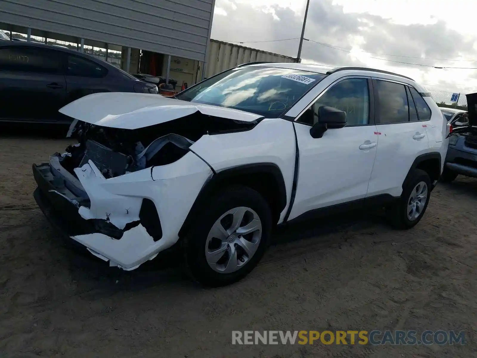 2 Фотография поврежденного автомобиля 2T3H1RFV6LW093839 TOYOTA RAV4 2020