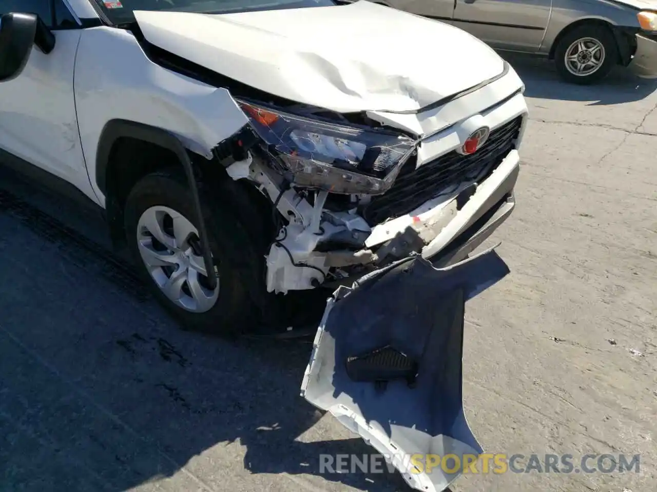 9 Photograph of a damaged car 2T3H1RFV6LW097616 TOYOTA RAV4 2020