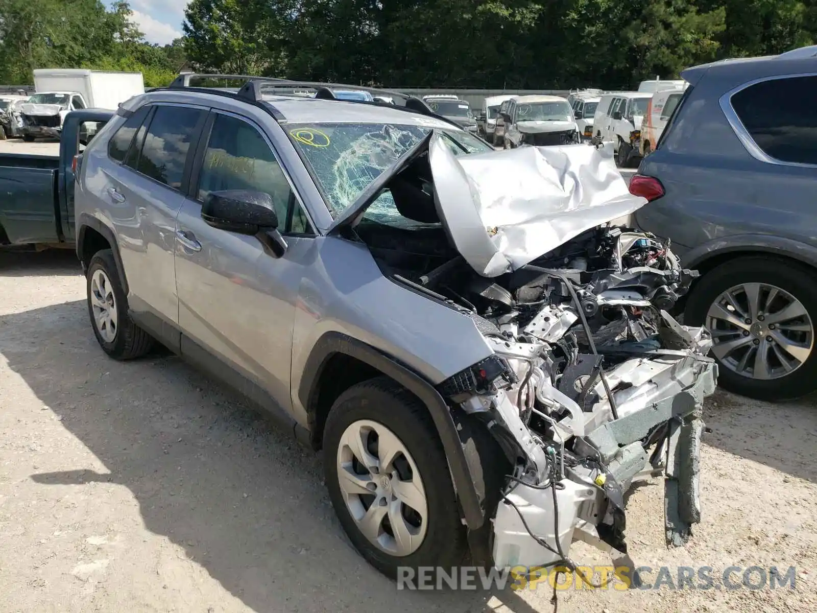 1 Photograph of a damaged car 2T3H1RFV6LW102796 TOYOTA RAV4 2020