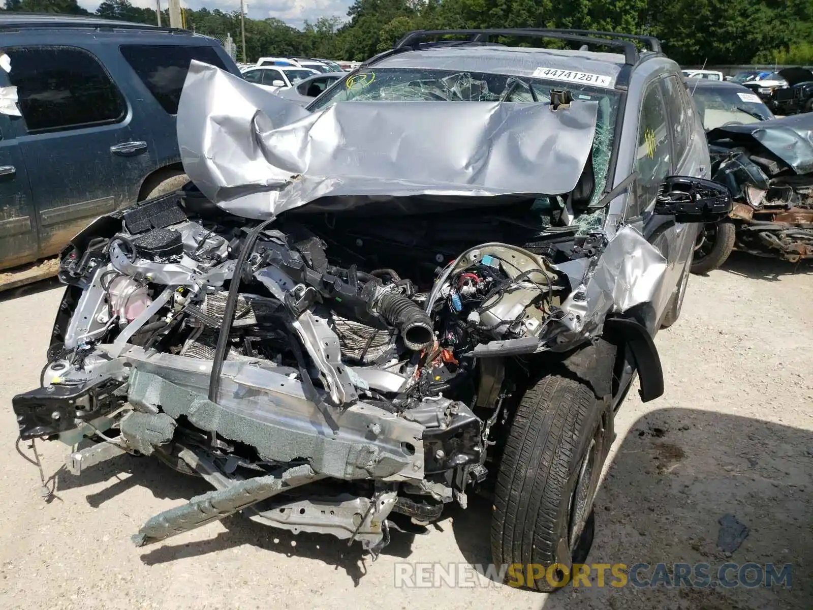 9 Photograph of a damaged car 2T3H1RFV6LW102796 TOYOTA RAV4 2020