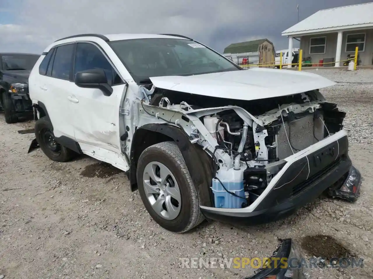 1 Photograph of a damaged car 2T3H1RFV7LC040231 TOYOTA RAV4 2020