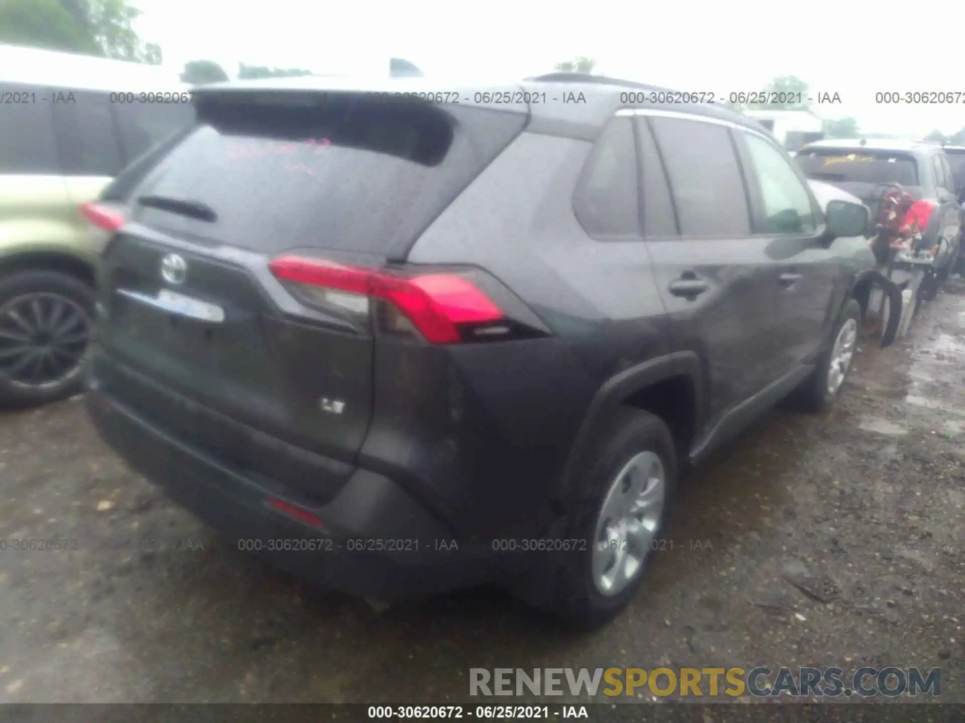 4 Photograph of a damaged car 2T3H1RFV7LC041153 TOYOTA RAV4 2020