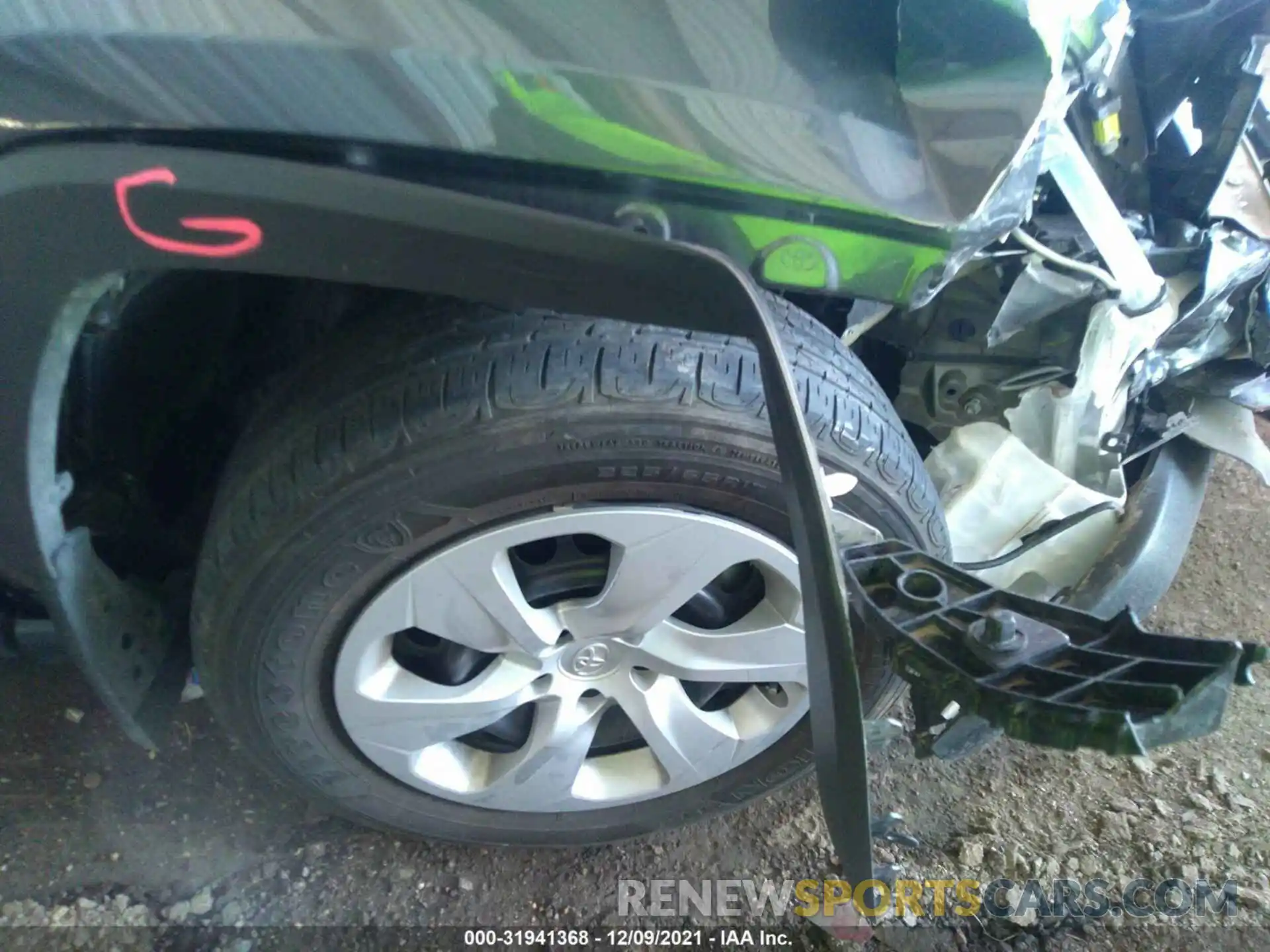 14 Photograph of a damaged car 2T3H1RFV7LC041332 TOYOTA RAV4 2020