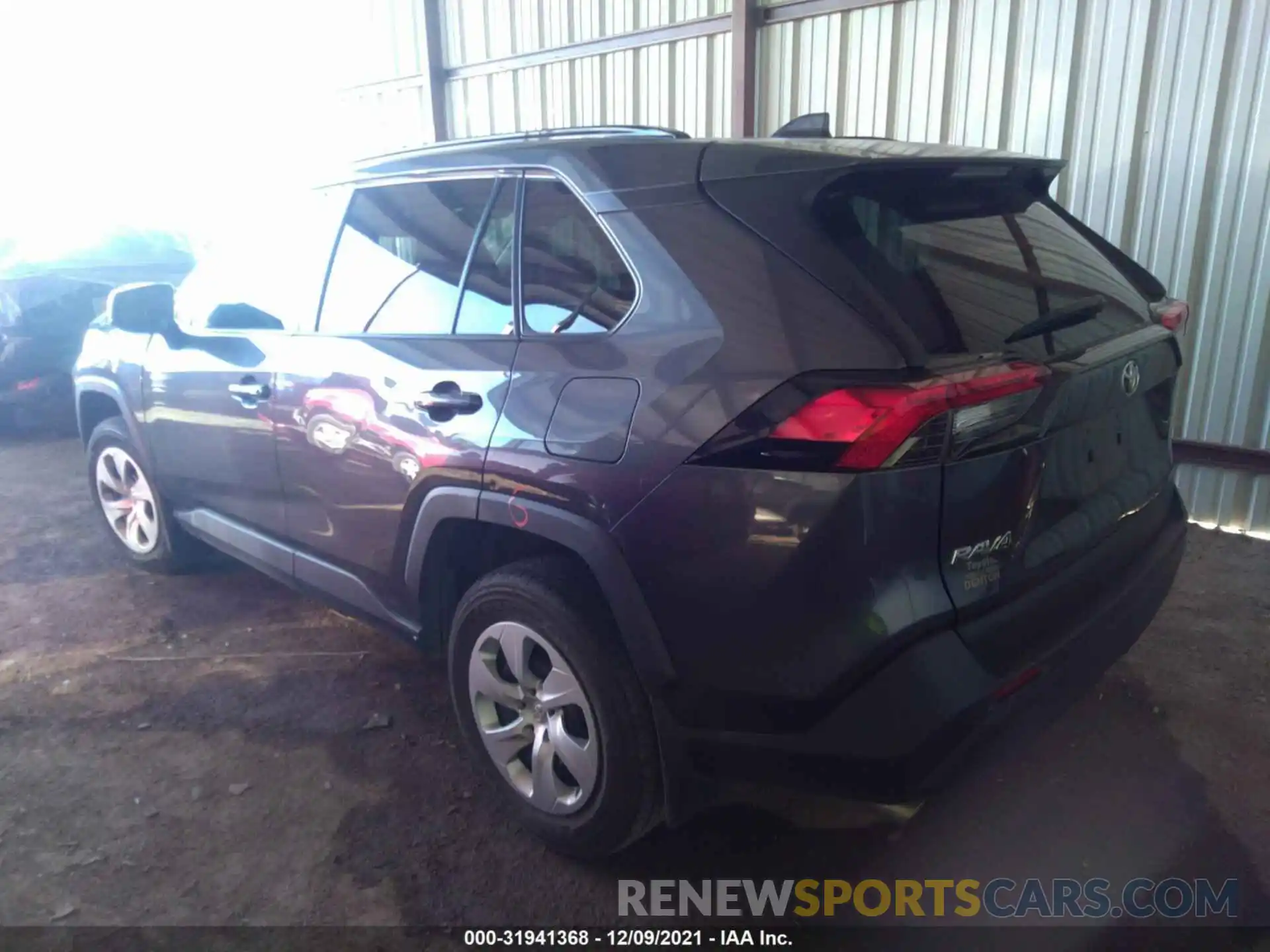 3 Фотография поврежденного автомобиля 2T3H1RFV7LC041332 TOYOTA RAV4 2020