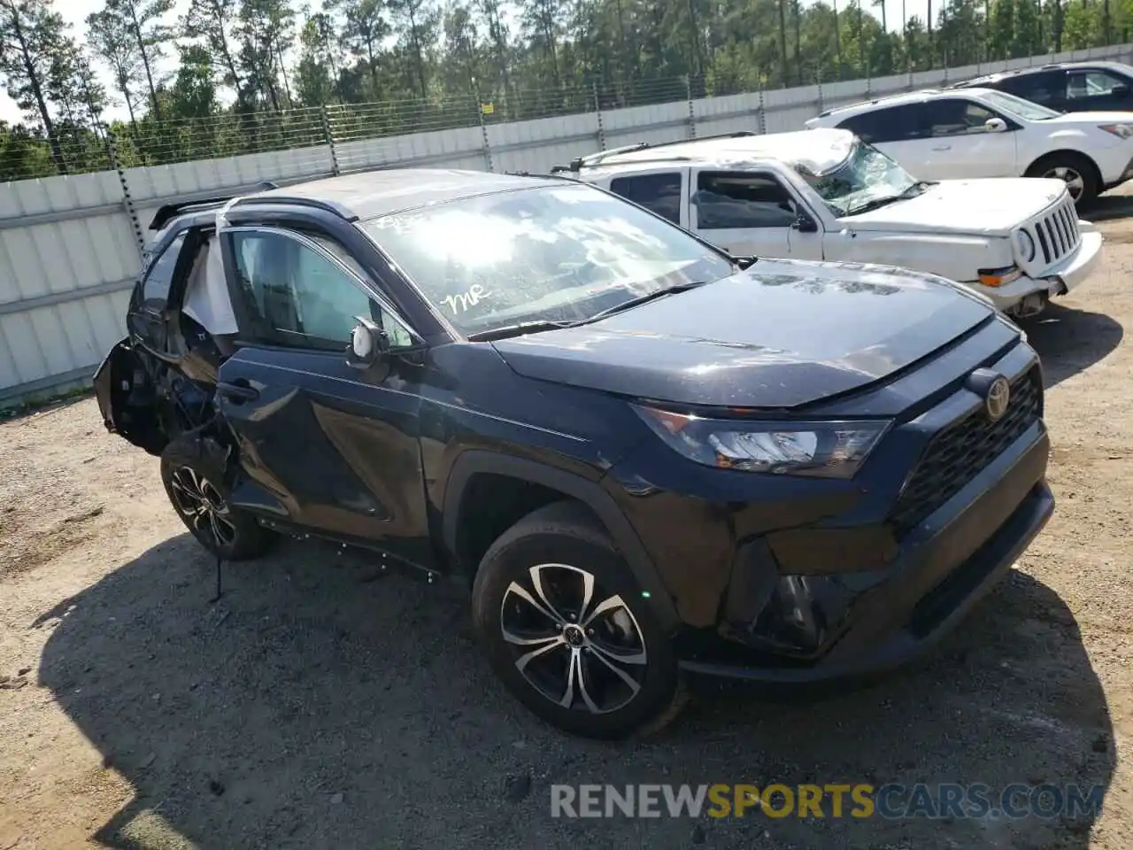 1 Photograph of a damaged car 2T3H1RFV7LC043100 TOYOTA RAV4 2020