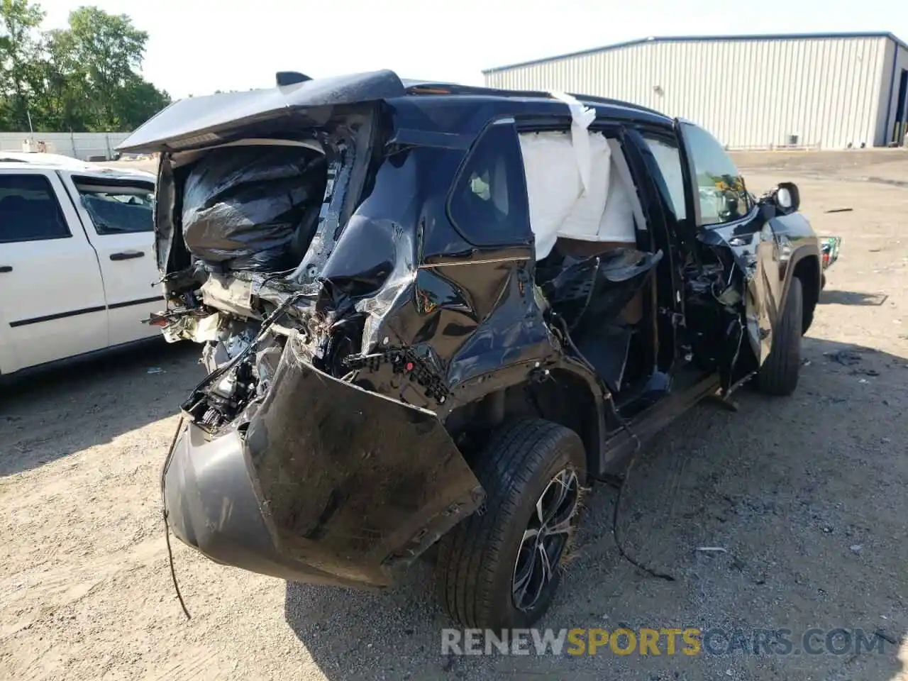 4 Photograph of a damaged car 2T3H1RFV7LC043100 TOYOTA RAV4 2020