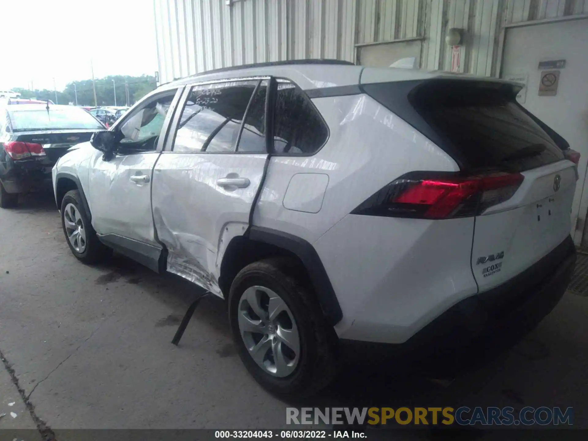 3 Фотография поврежденного автомобиля 2T3H1RFV7LC056641 TOYOTA RAV4 2020