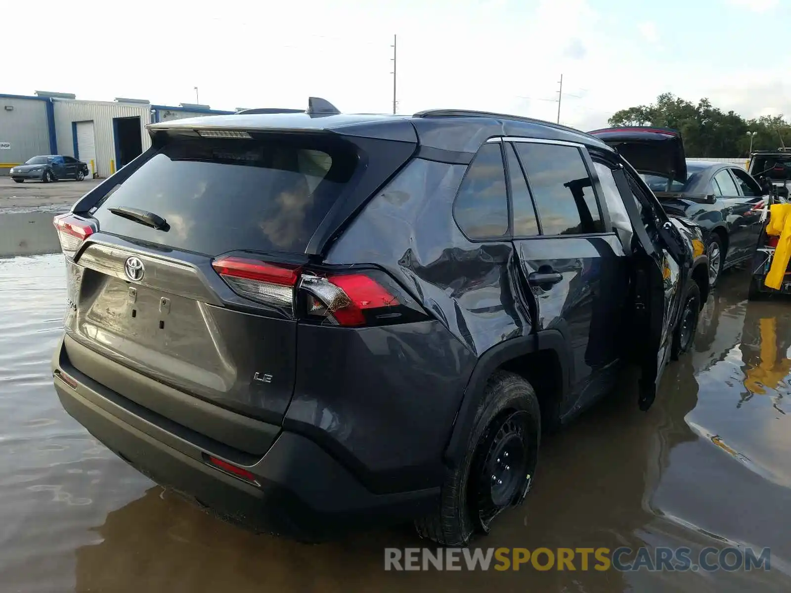 4 Photograph of a damaged car 2T3H1RFV7LC058325 TOYOTA RAV4 2020