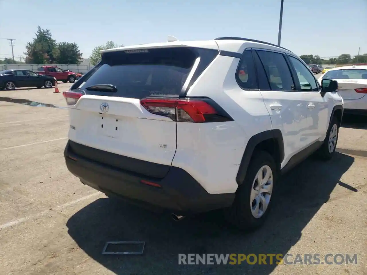 4 Photograph of a damaged car 2T3H1RFV7LC061323 TOYOTA RAV4 2020