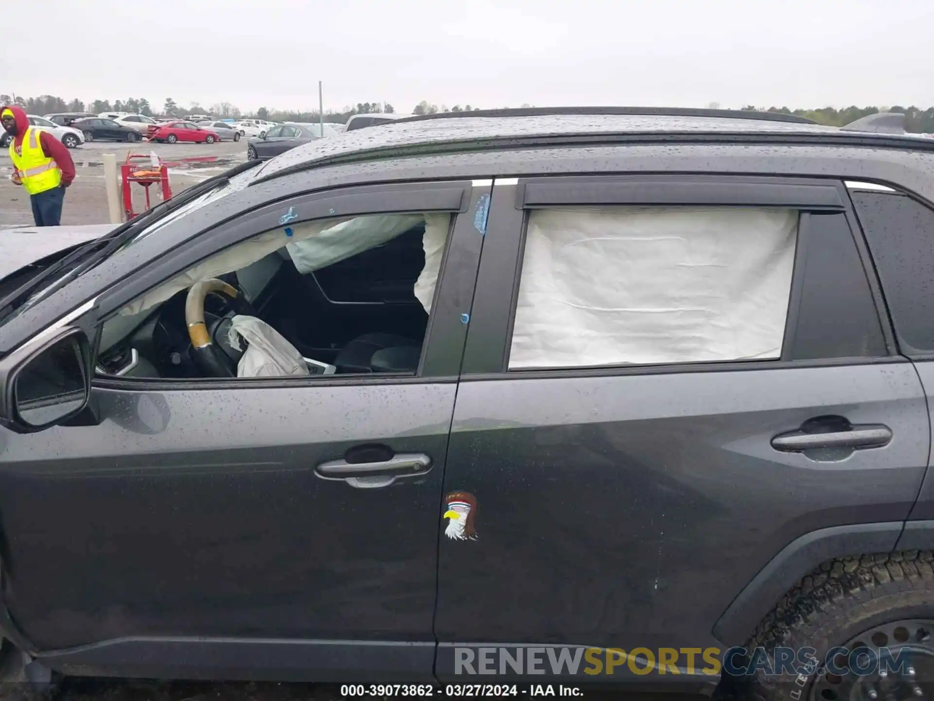 14 Photograph of a damaged car 2T3H1RFV7LC063671 TOYOTA RAV4 2020