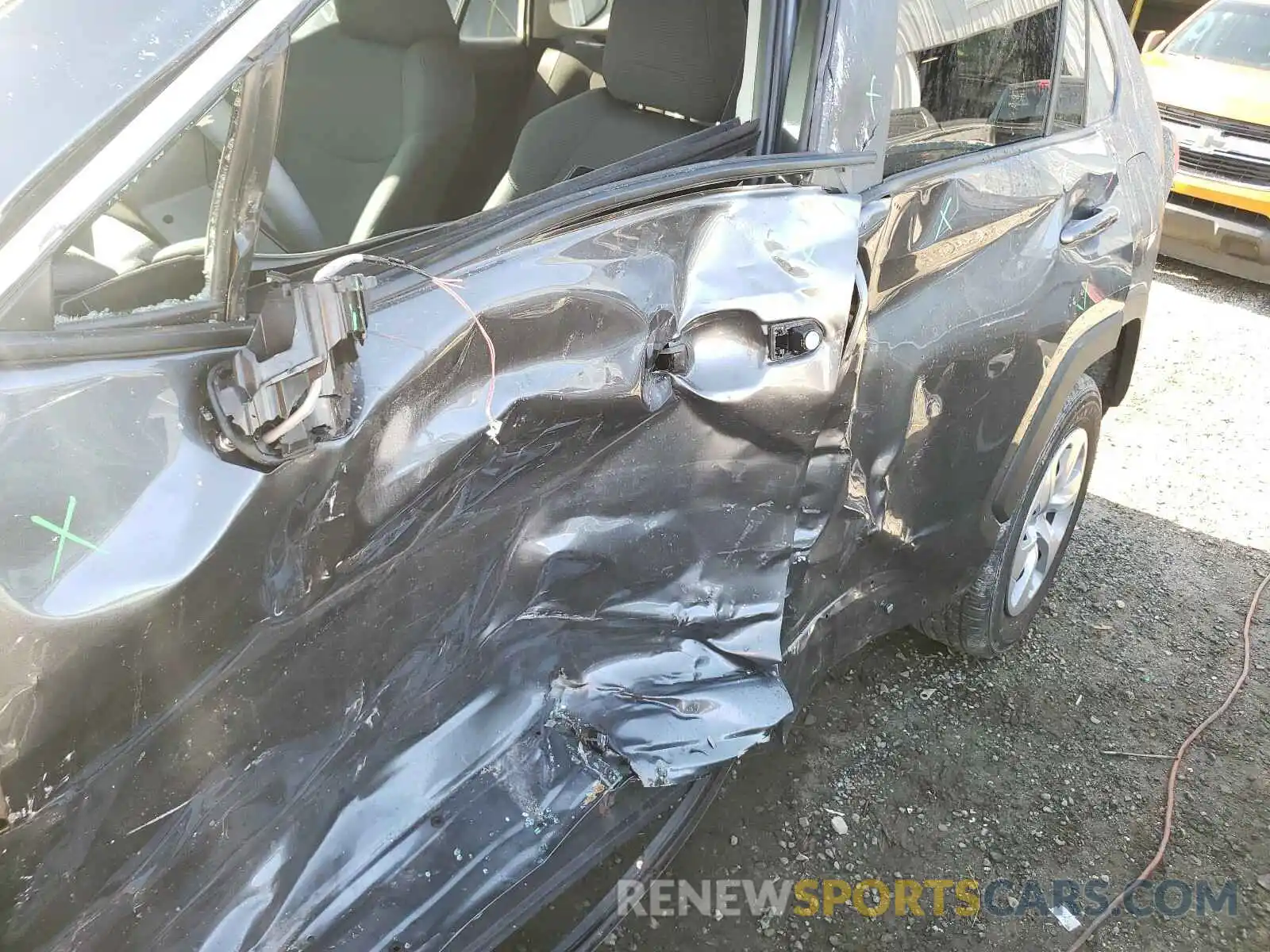 10 Photograph of a damaged car 2T3H1RFV7LC065176 TOYOTA RAV4 2020