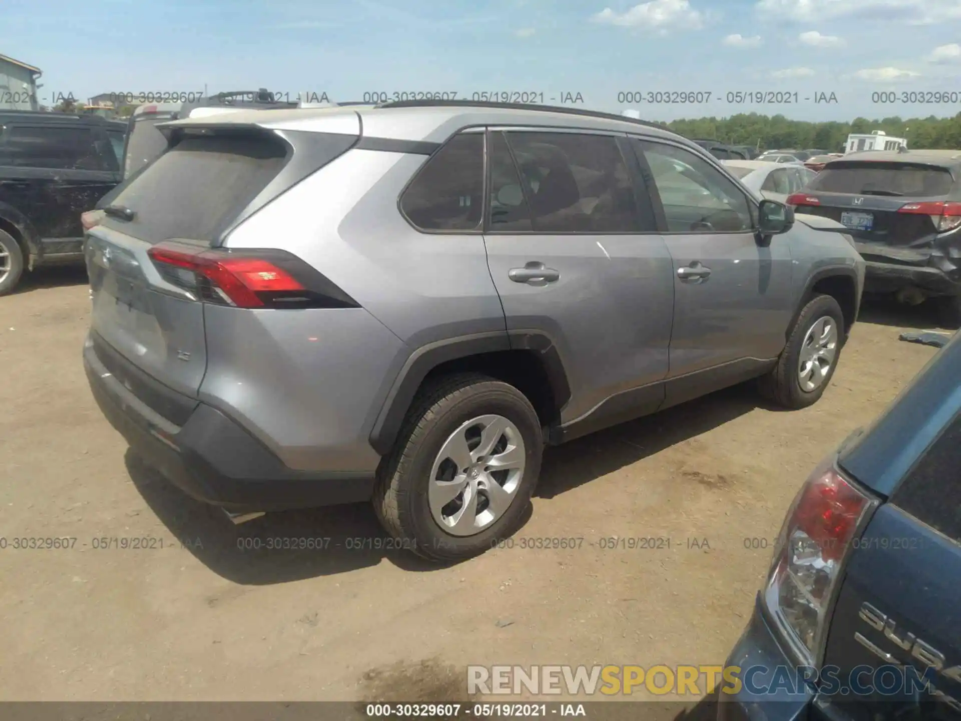 4 Фотография поврежденного автомобиля 2T3H1RFV7LC071009 TOYOTA RAV4 2020