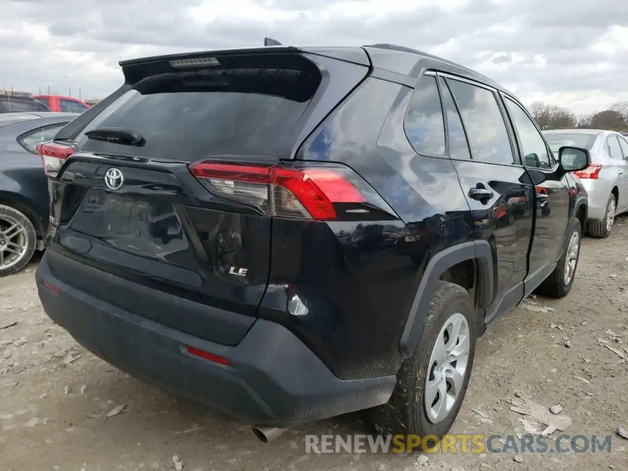 4 Photograph of a damaged car 2T3H1RFV7LC075027 TOYOTA RAV4 2020