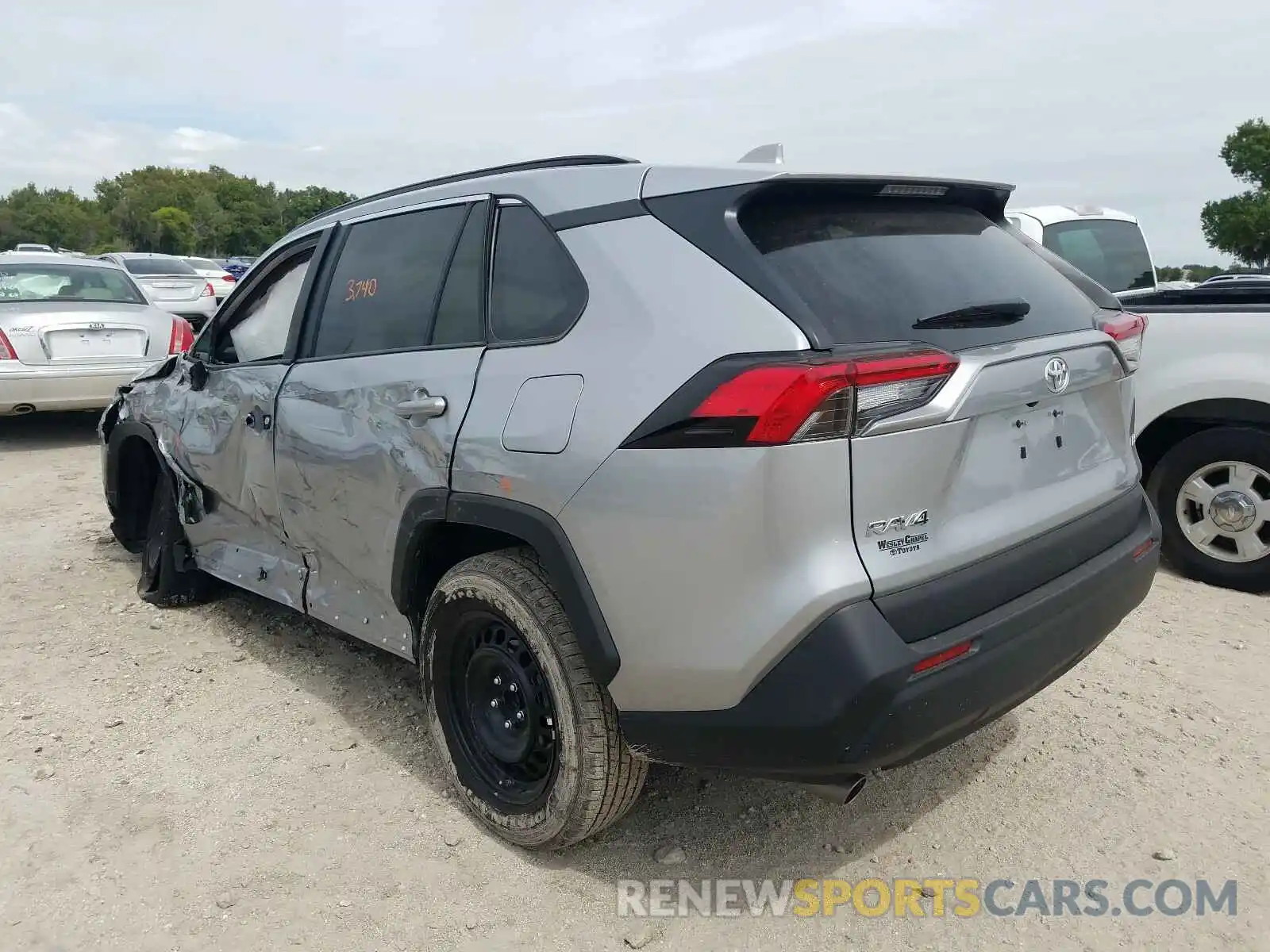 3 Photograph of a damaged car 2T3H1RFV7LC076453 TOYOTA RAV4 2020