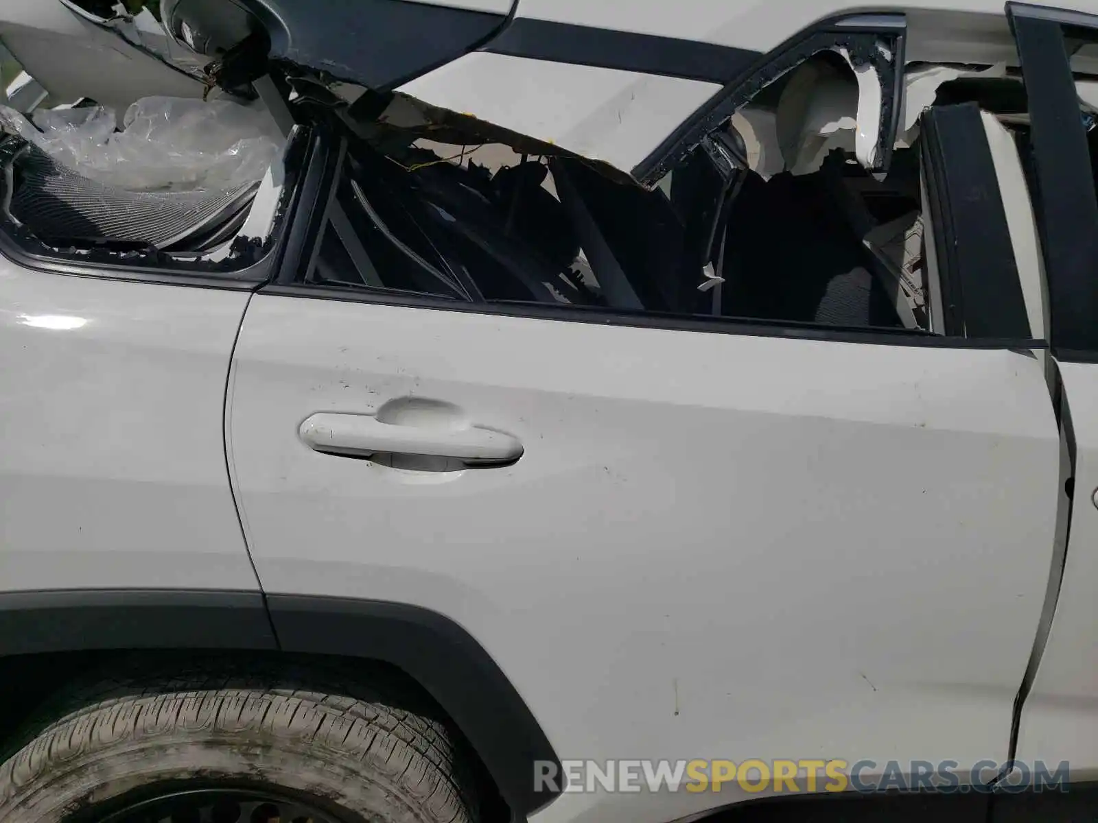 6 Photograph of a damaged car 2T3H1RFV7LC078445 TOYOTA RAV4 2020