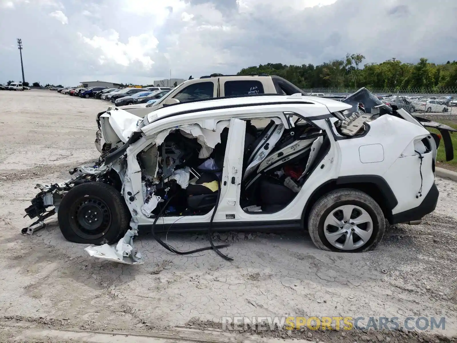 9 Photograph of a damaged car 2T3H1RFV7LC078445 TOYOTA RAV4 2020