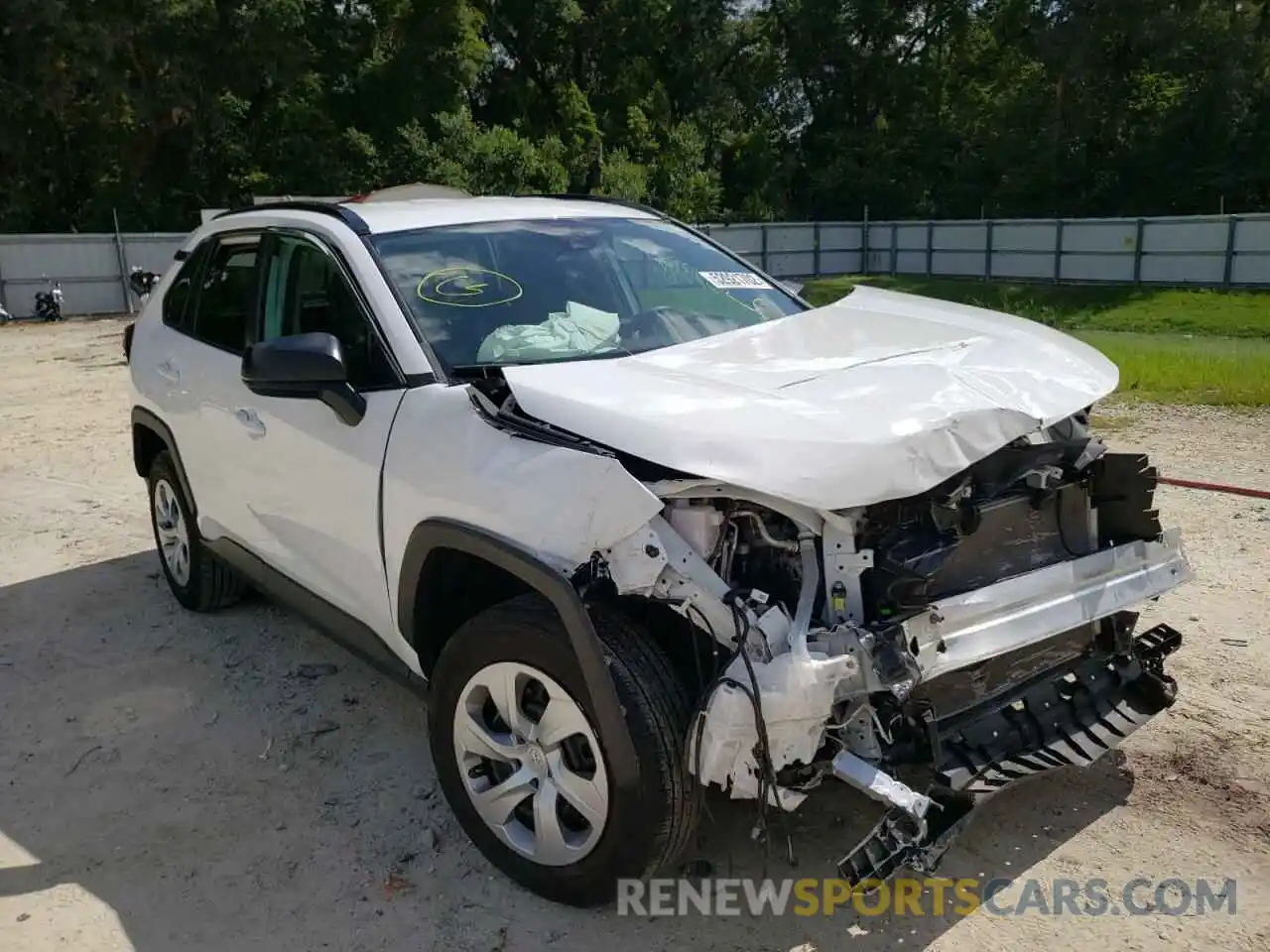 1 Photograph of a damaged car 2T3H1RFV7LC081474 TOYOTA RAV4 2020