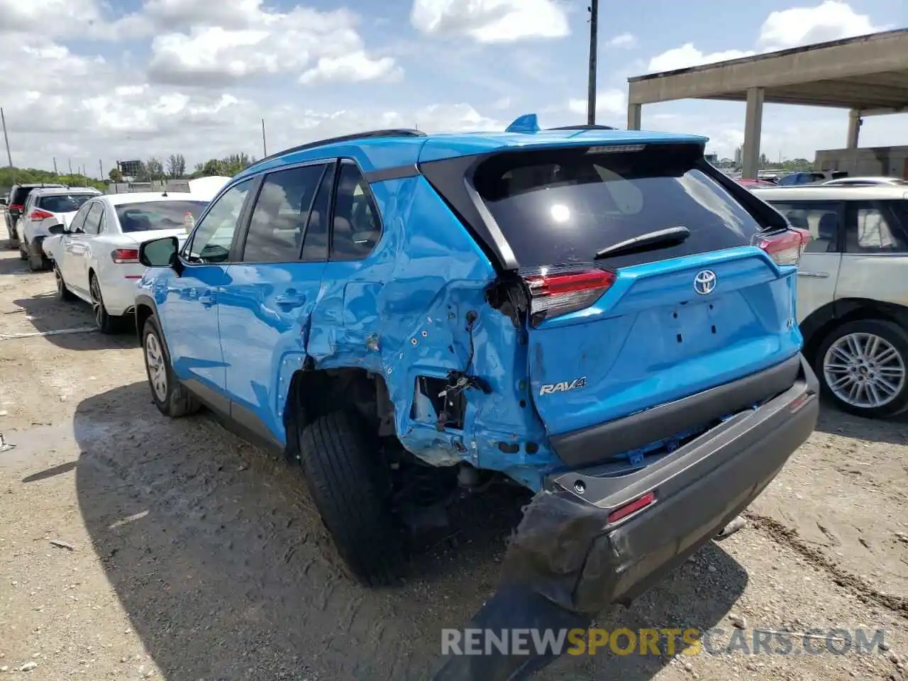 3 Photograph of a damaged car 2T3H1RFV7LW061384 TOYOTA RAV4 2020