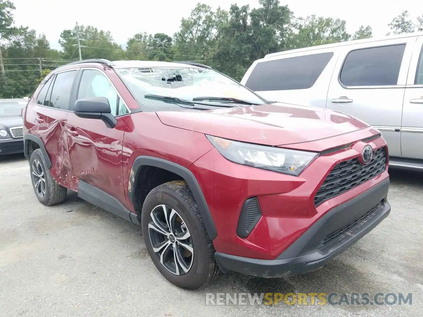 1 Photograph of a damaged car 2T3H1RFV7LW061448 TOYOTA RAV4 2020