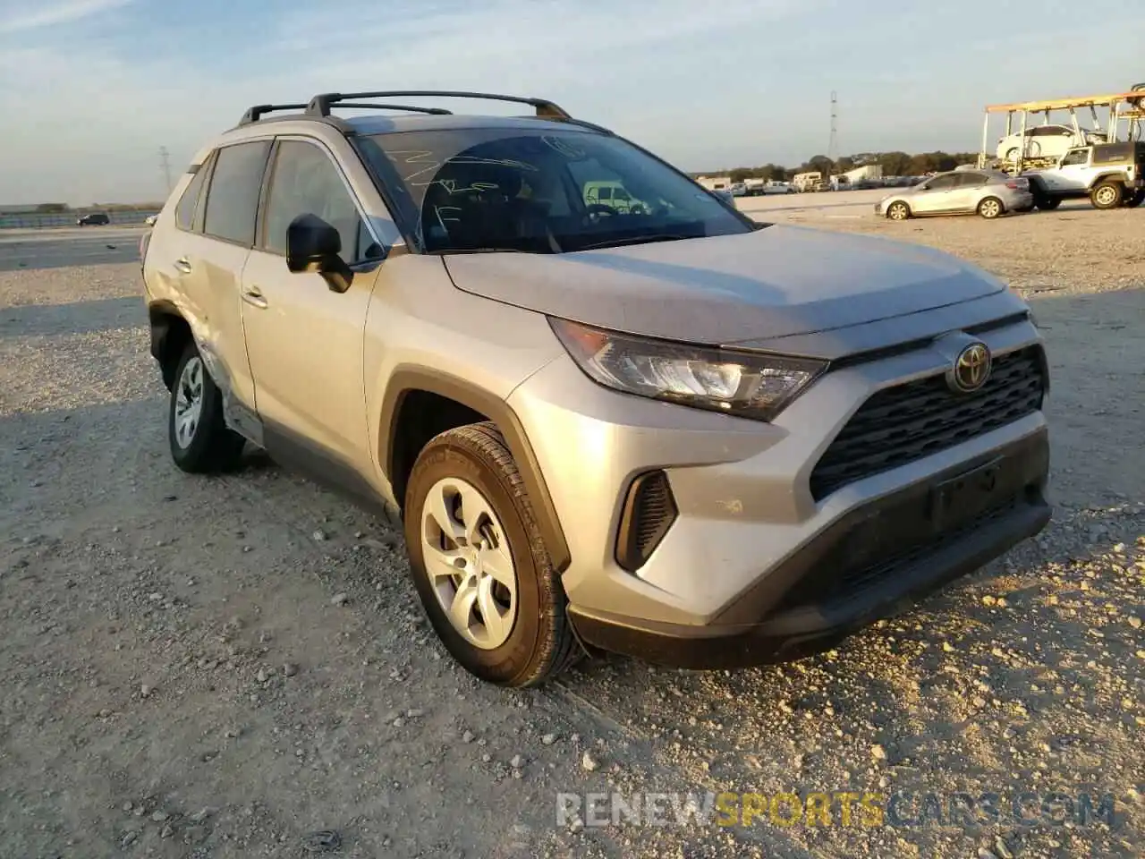 1 Photograph of a damaged car 2T3H1RFV7LW081571 TOYOTA RAV4 2020