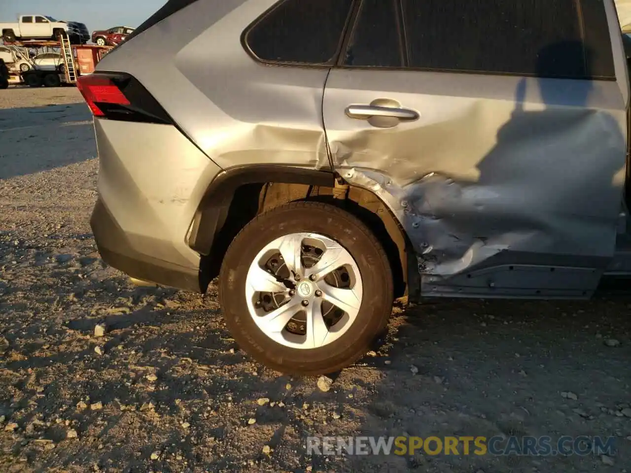 9 Photograph of a damaged car 2T3H1RFV7LW081571 TOYOTA RAV4 2020