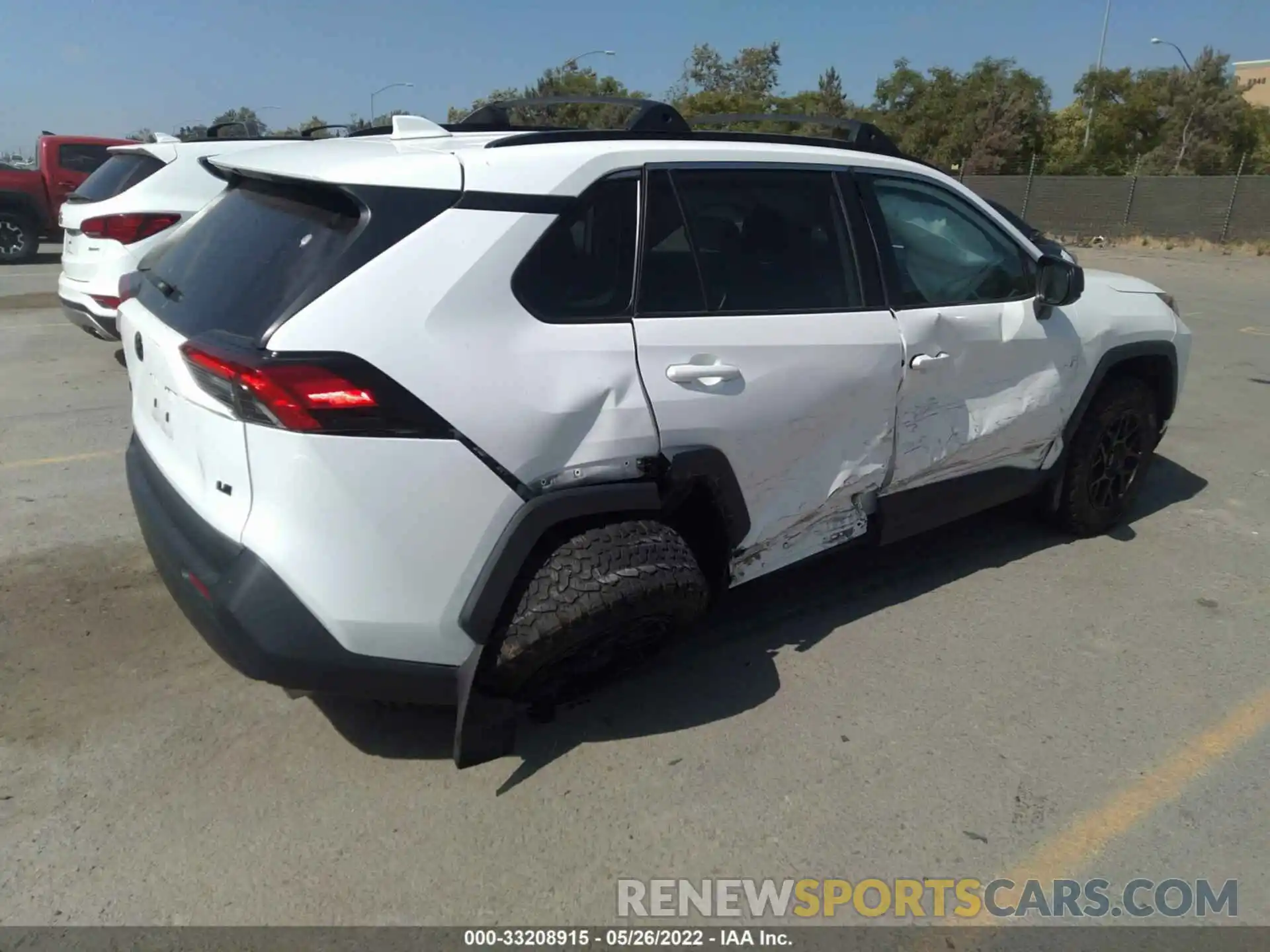 6 Photograph of a damaged car 2T3H1RFV7LW083174 TOYOTA RAV4 2020