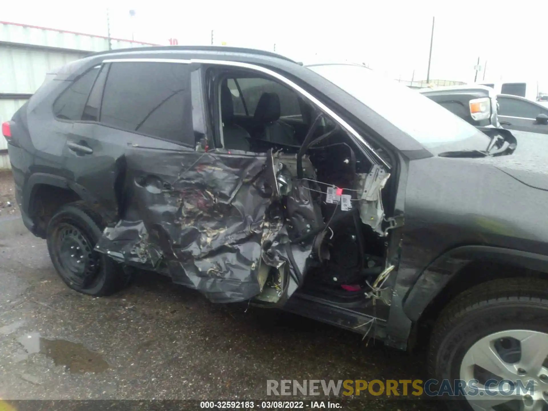 6 Photograph of a damaged car 2T3H1RFV7LW086009 TOYOTA RAV4 2020