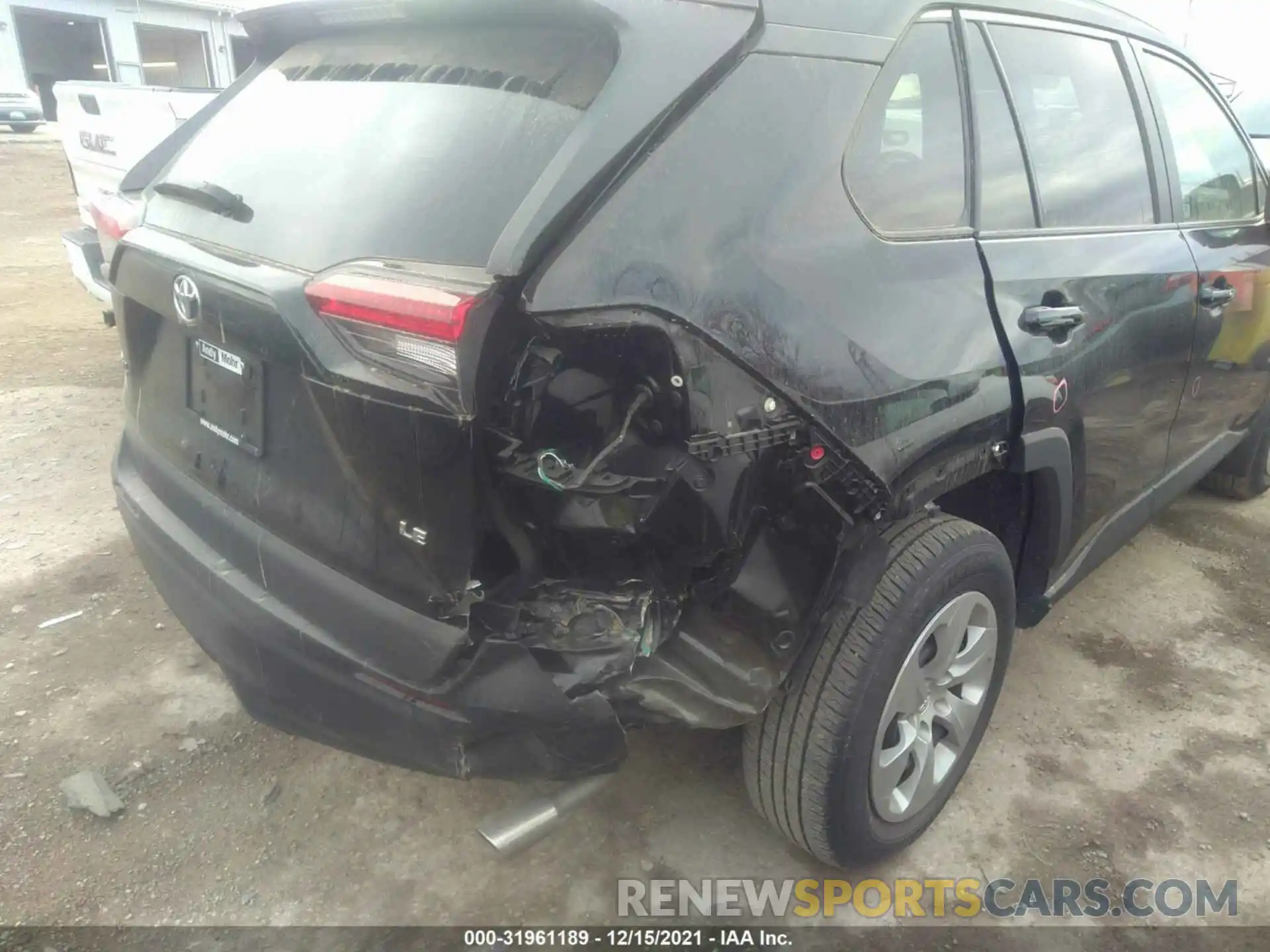 6 Photograph of a damaged car 2T3H1RFV7LW086043 TOYOTA RAV4 2020