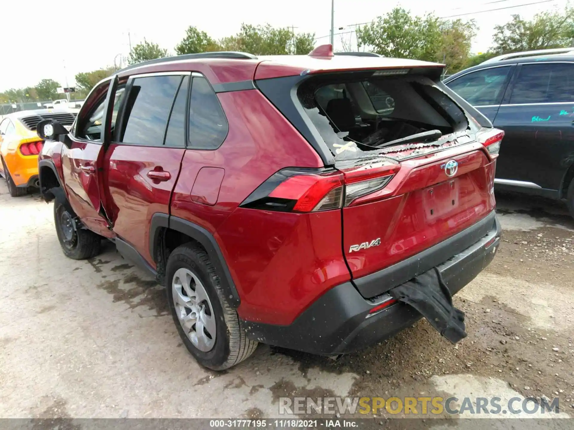 3 Photograph of a damaged car 2T3H1RFV7LW088956 TOYOTA RAV4 2020