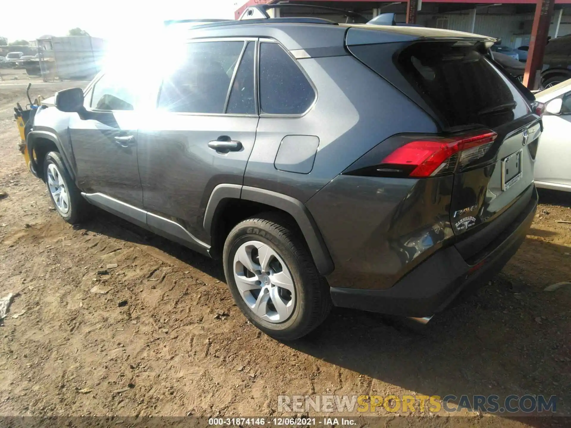 3 Фотография поврежденного автомобиля 2T3H1RFV7LW089573 TOYOTA RAV4 2020