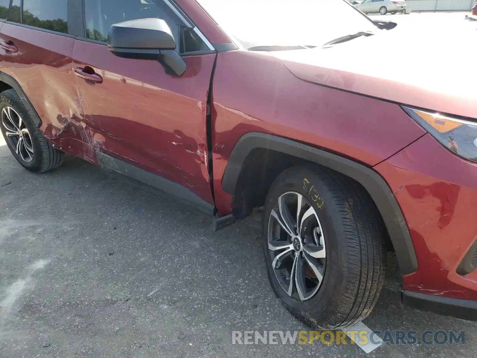 9 Photograph of a damaged car 2T3H1RFV7LW090254 TOYOTA RAV4 2020