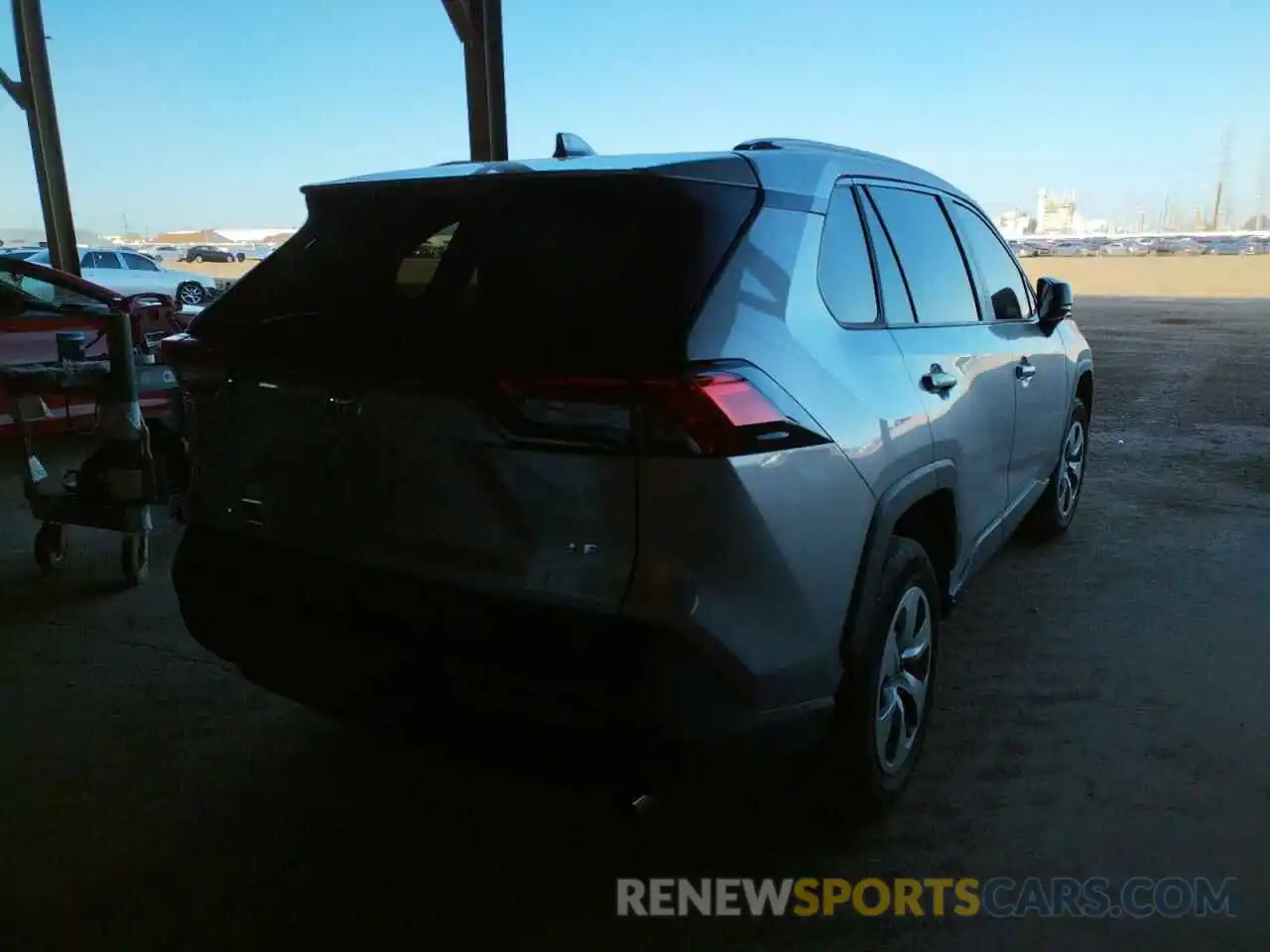 4 Photograph of a damaged car 2T3H1RFV7LW094207 TOYOTA RAV4 2020