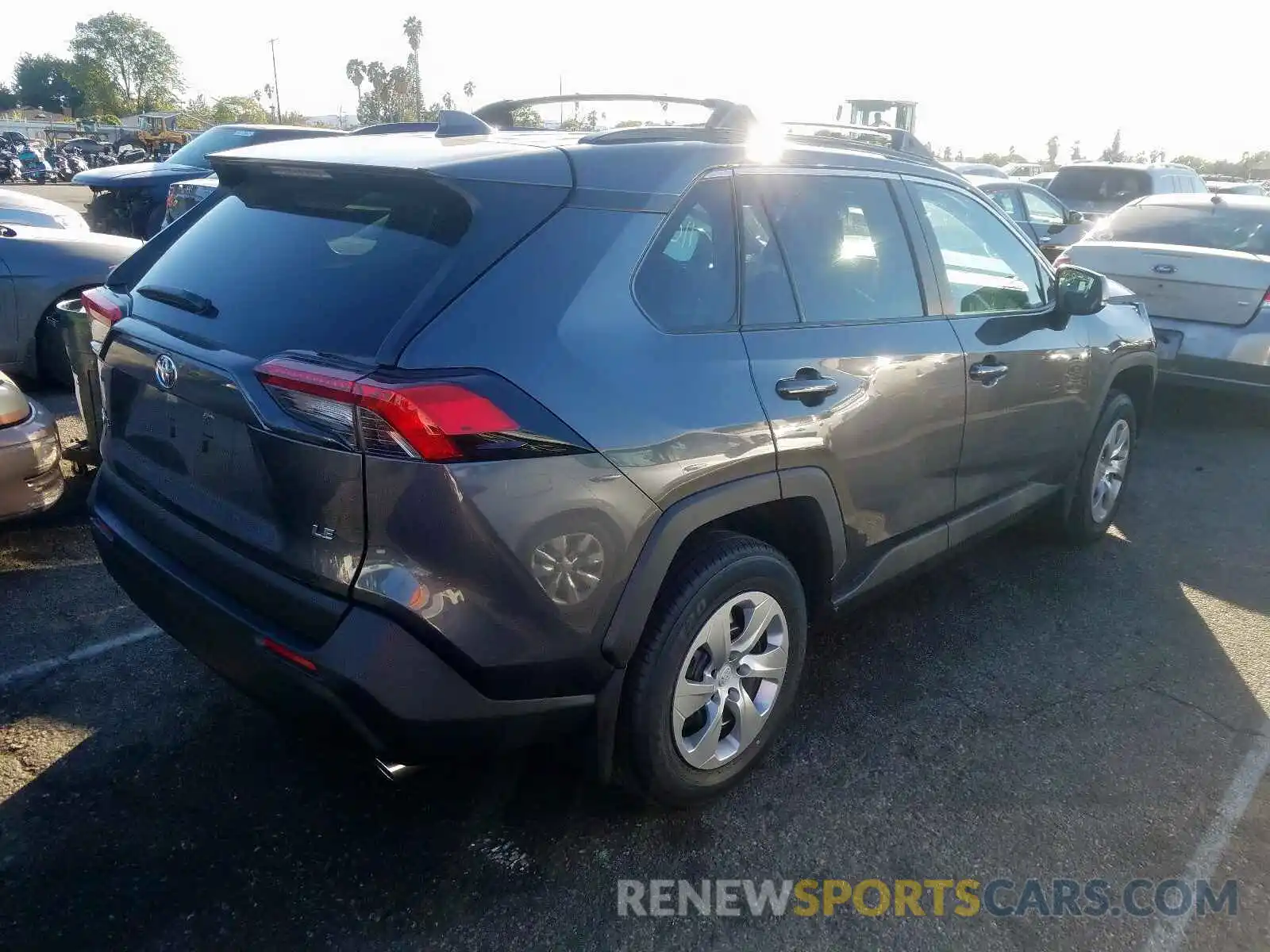 4 Photograph of a damaged car 2T3H1RFV8LC034647 TOYOTA RAV4 2020