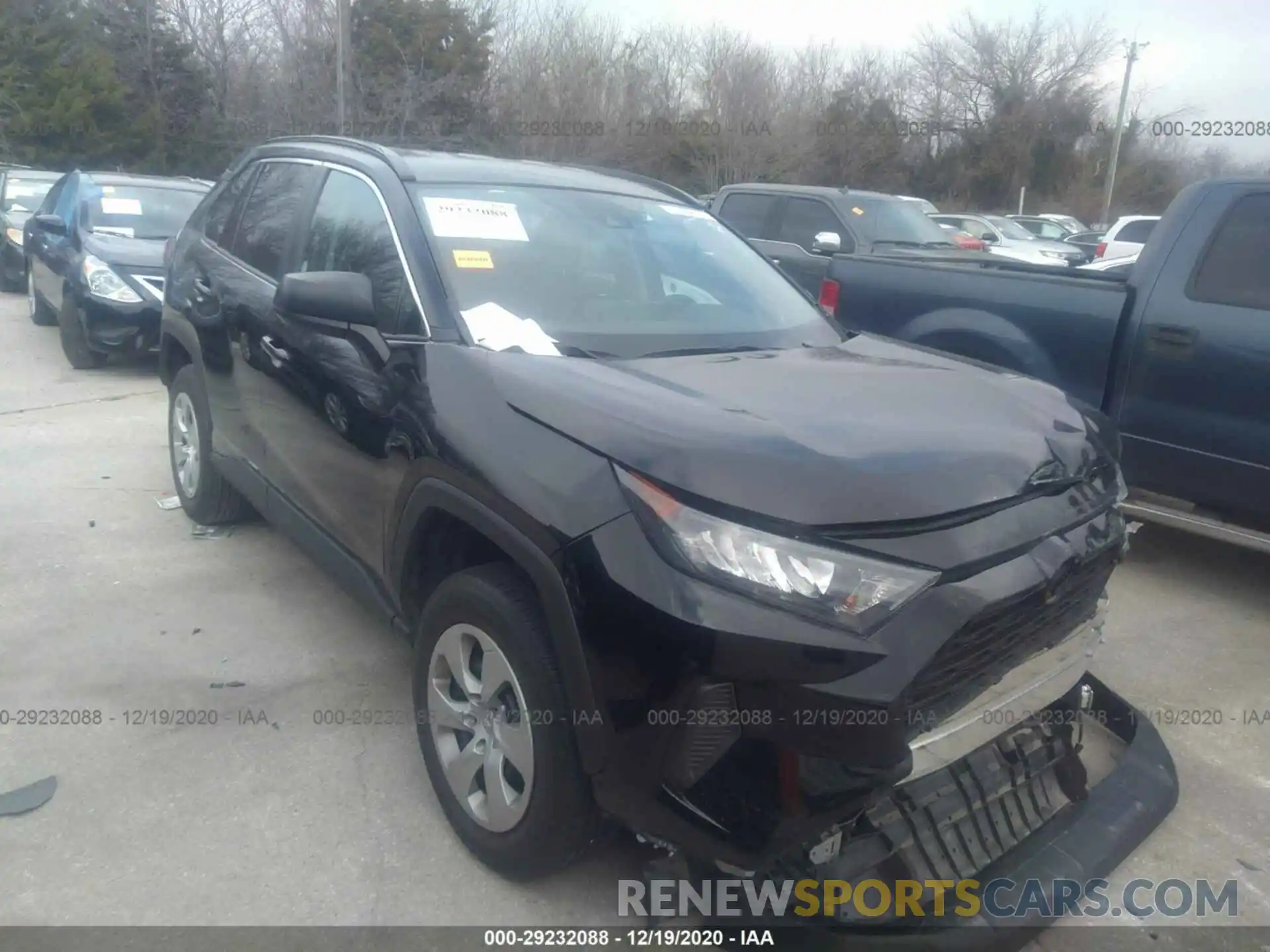 1 Photograph of a damaged car 2T3H1RFV8LC037516 TOYOTA RAV4 2020