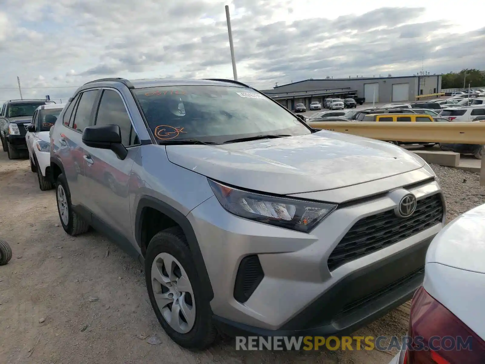 1 Photograph of a damaged car 2T3H1RFV8LC037726 TOYOTA RAV4 2020