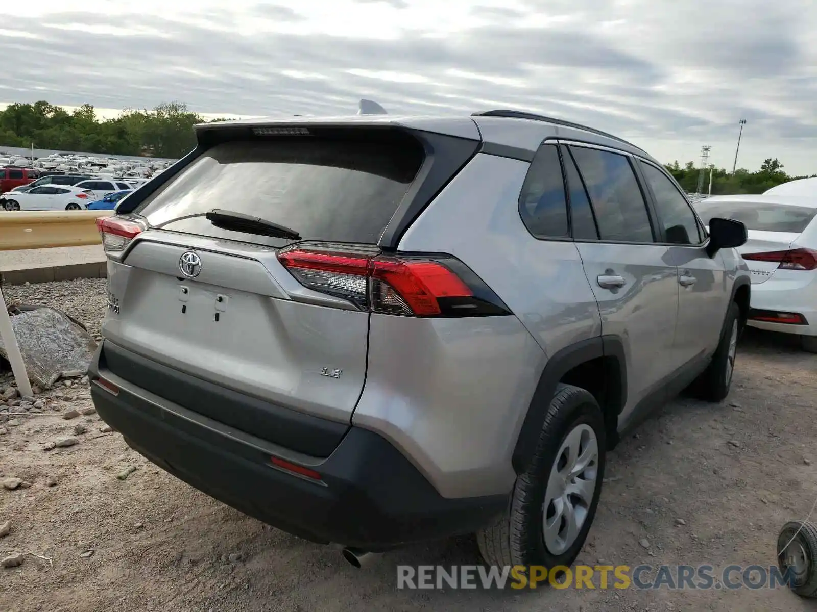 4 Photograph of a damaged car 2T3H1RFV8LC037726 TOYOTA RAV4 2020