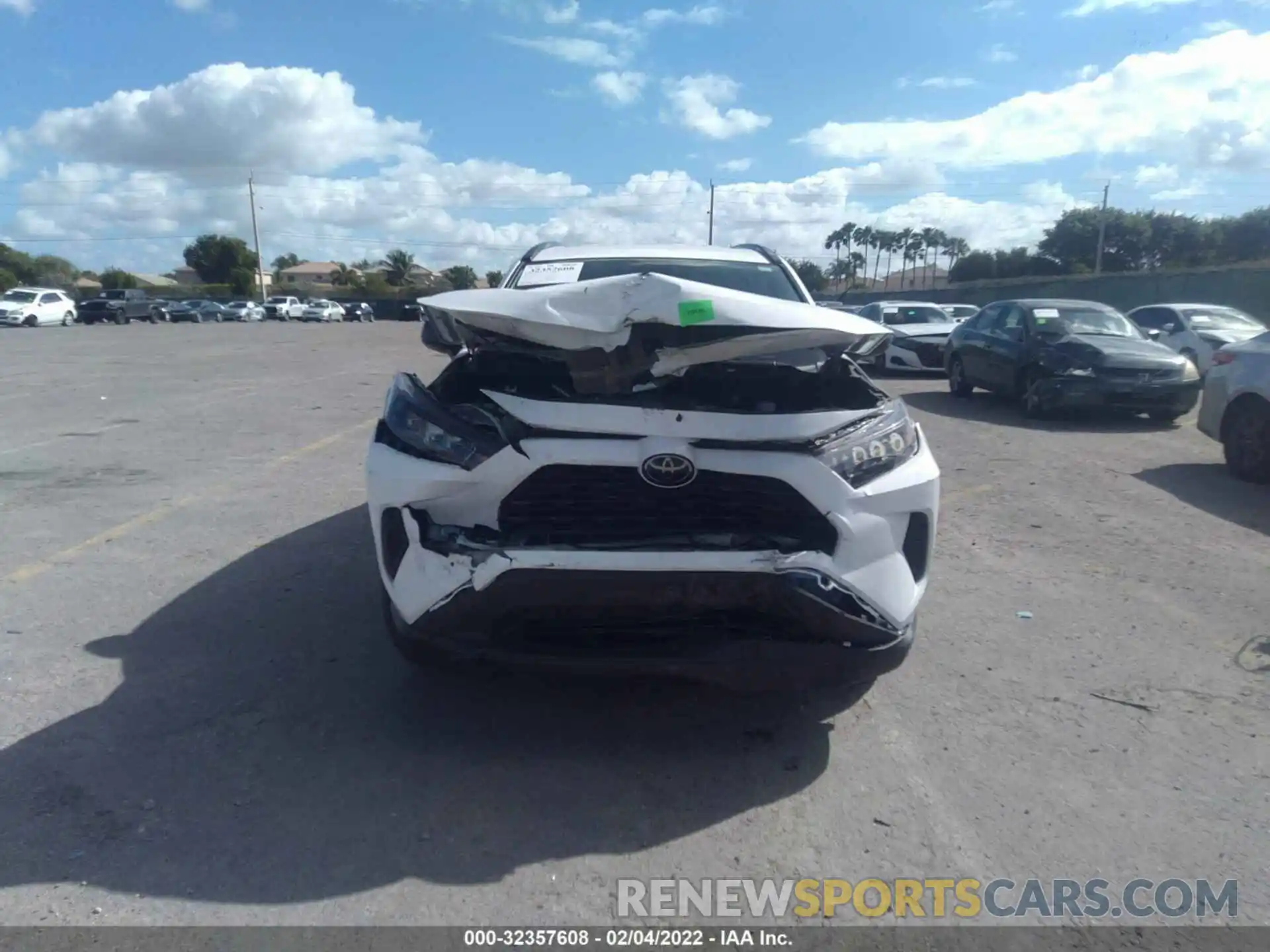 6 Photograph of a damaged car 2T3H1RFV8LC042893 TOYOTA RAV4 2020