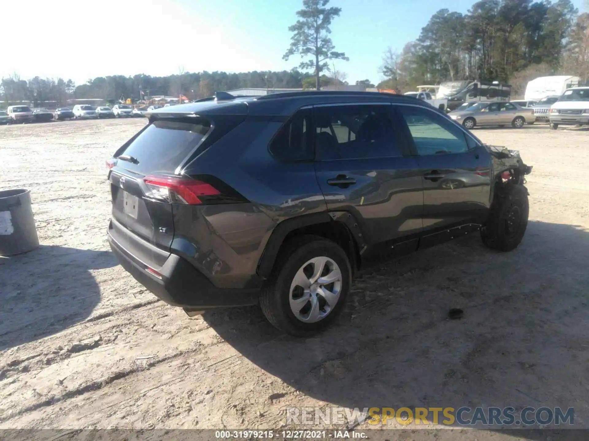 4 Photograph of a damaged car 2T3H1RFV8LC045079 TOYOTA RAV4 2020