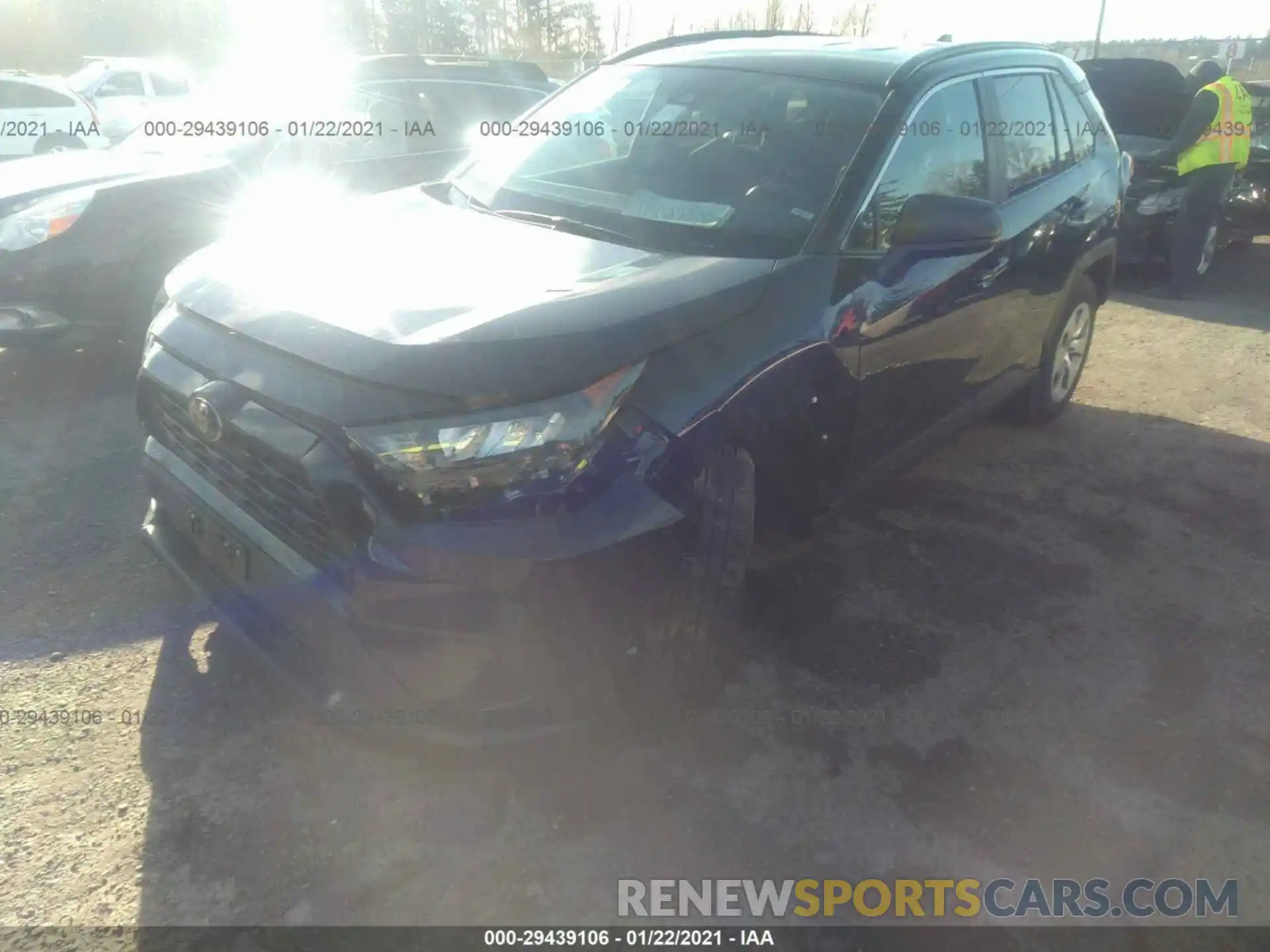 2 Фотография поврежденного автомобиля 2T3H1RFV8LC048080 TOYOTA RAV4 2020