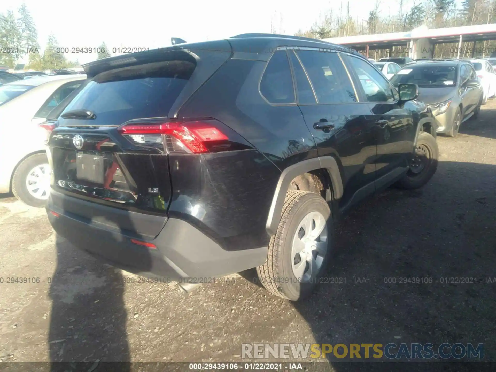 4 Photograph of a damaged car 2T3H1RFV8LC048080 TOYOTA RAV4 2020