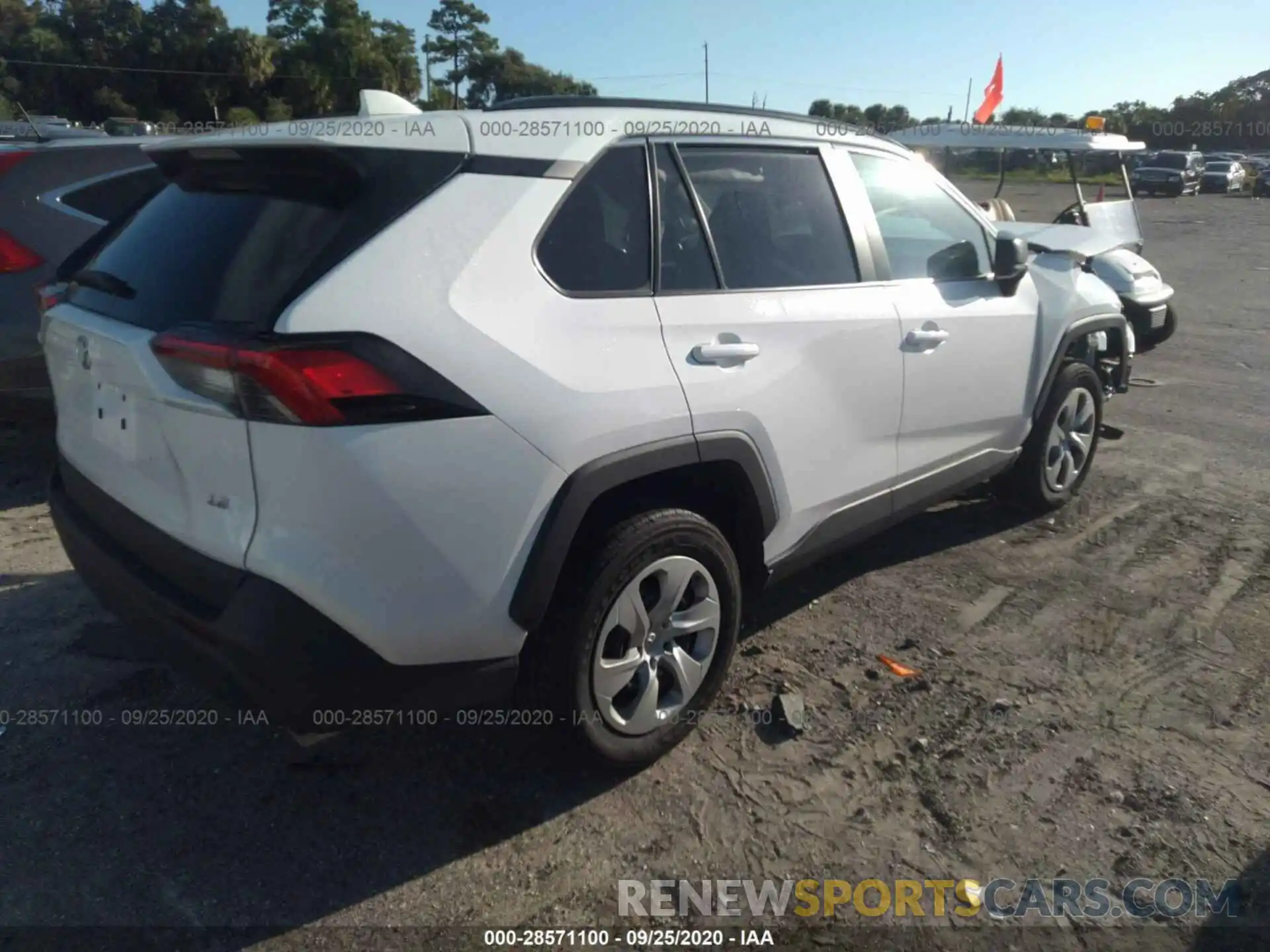 4 Photograph of a damaged car 2T3H1RFV8LC049908 TOYOTA RAV4 2020