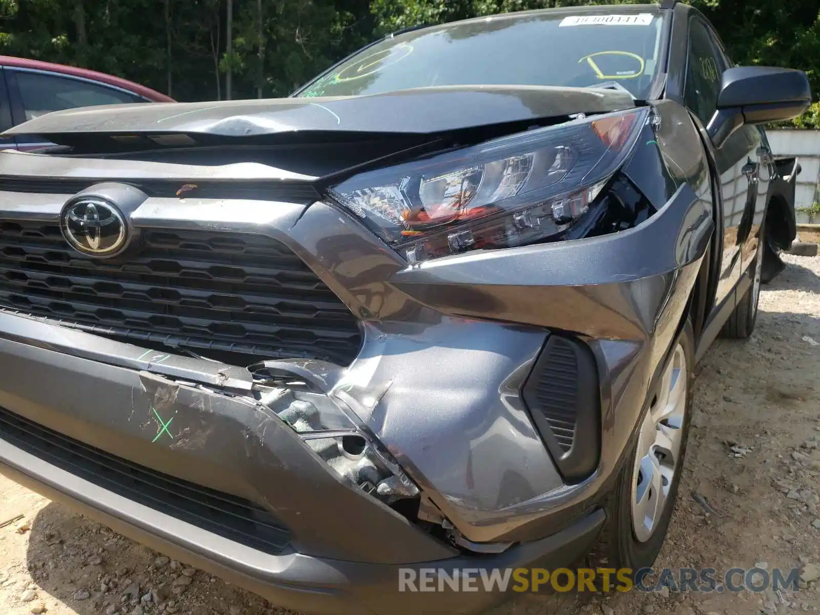 9 Photograph of a damaged car 2T3H1RFV8LC050007 TOYOTA RAV4 2020